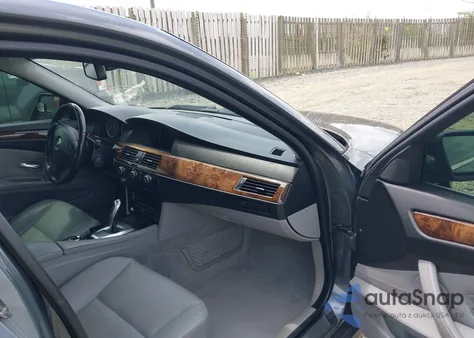 2010 BMW 528I z USA, uszkodzony, nr VIN WBANU5C55AC126575